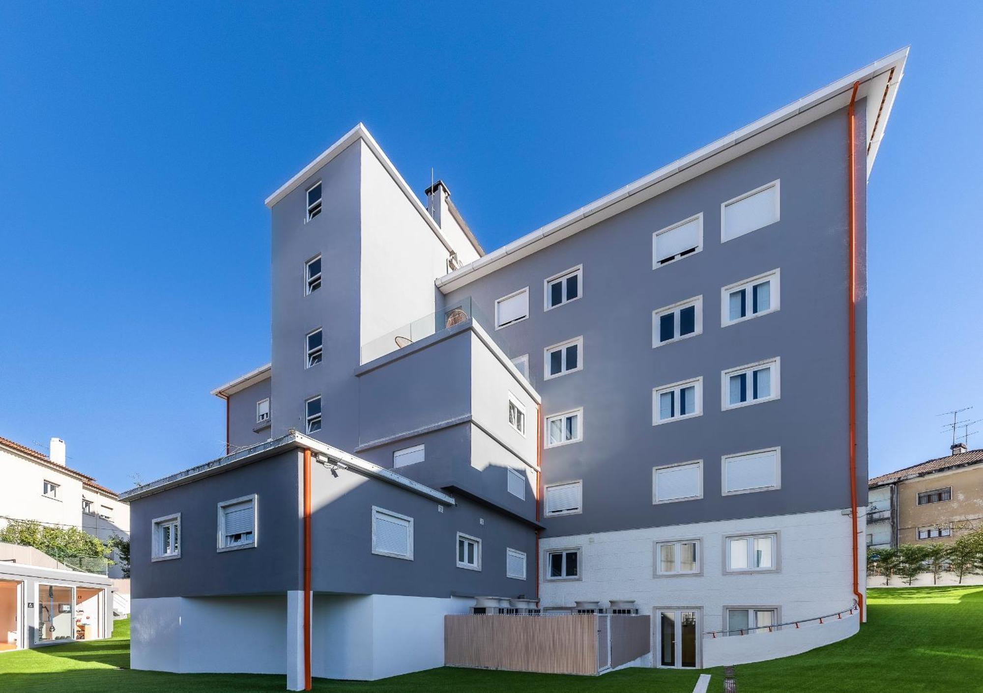 Studentville Academia Коимбра Экстерьер фото