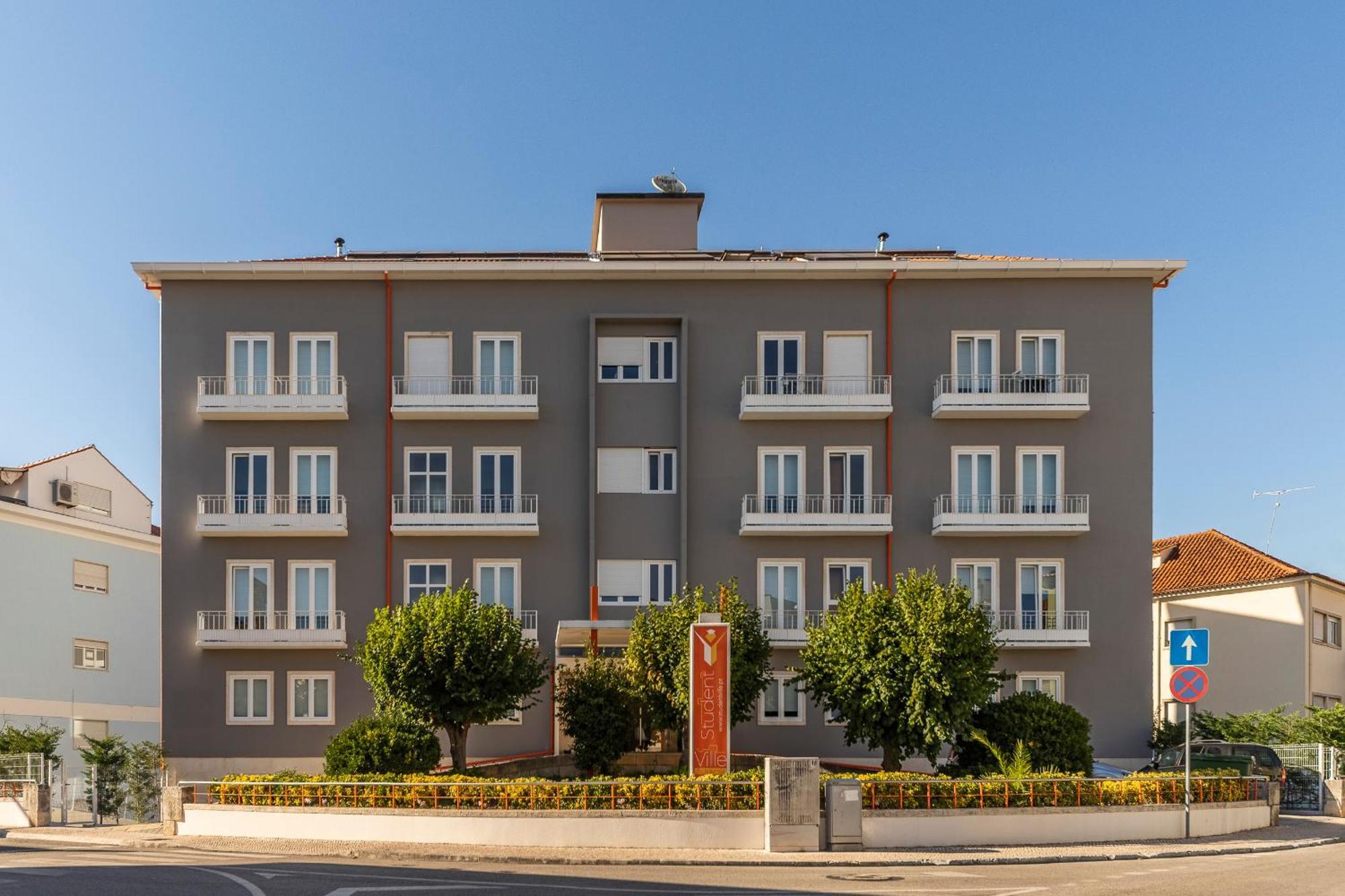 Studentville Academia Коимбра Экстерьер фото